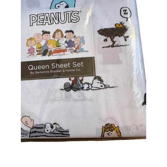 Peanuts Queen Sheet Set Berkshire Snoopy Sleeping Charlie Woodstock  New Gift - Picture 5 of 5